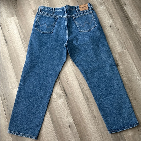 Wrangler Jeans - Picture 2 of 4